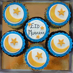 Golden Crescents Dozen Eid Cupcakes