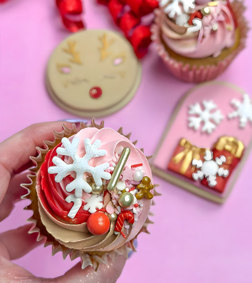 Festive Snowflake Cupcakes